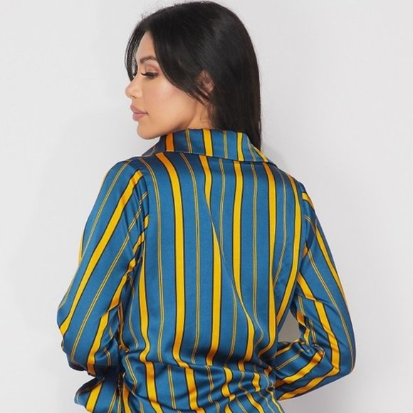 Collared Wrap Top - Picture 2 of 6